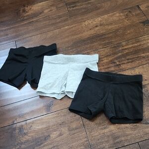 3/$15! Member's Mark 4/5 Set of Black and Gray Cartwheel Shorts